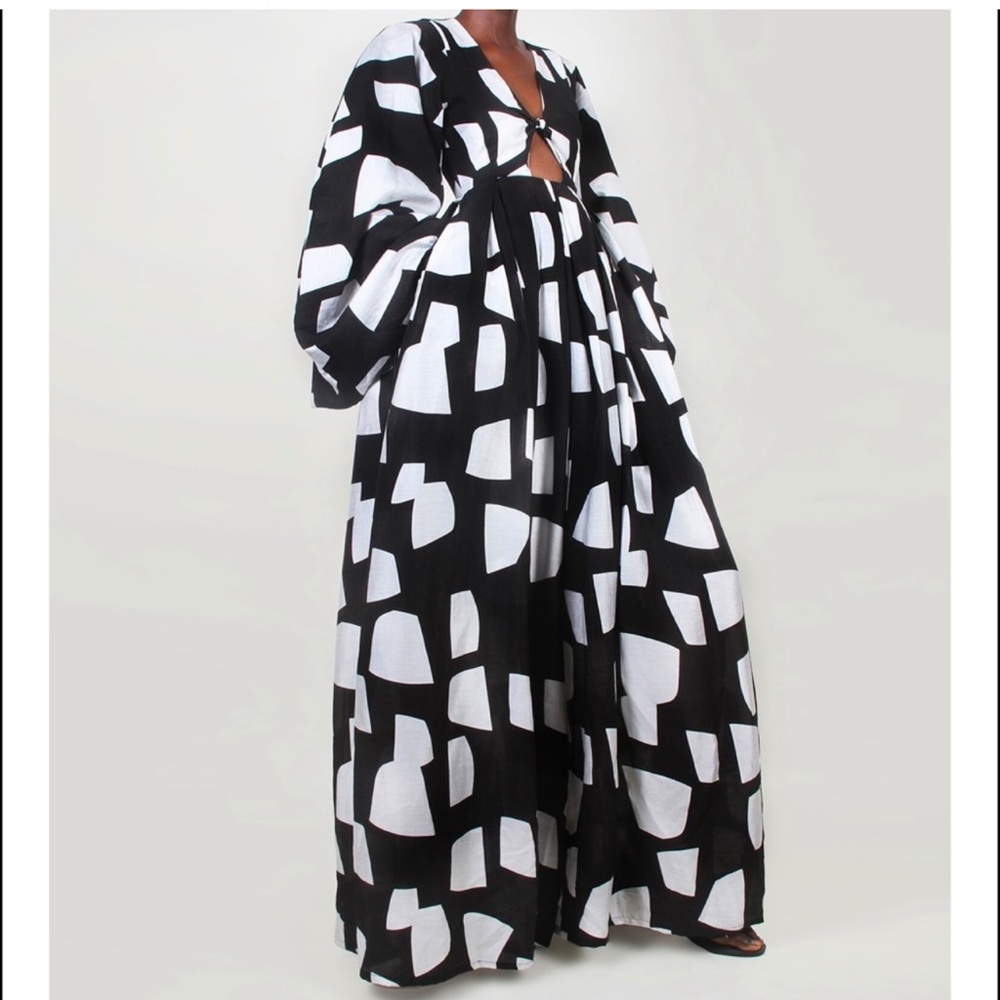 Black and White Geometric Jumpsuit - Picture 3 of 9